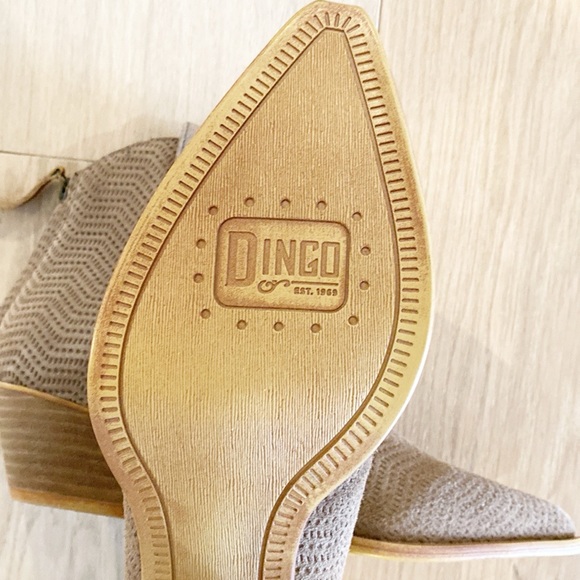 NWOB Dingo Kuster Taupe Suede Western Booties - Picture 11 of 15